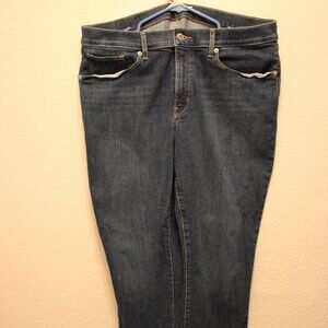 Levi's Classic Straight Women's Jeans/Size 16/Relaxed fit for a vintage-inspired